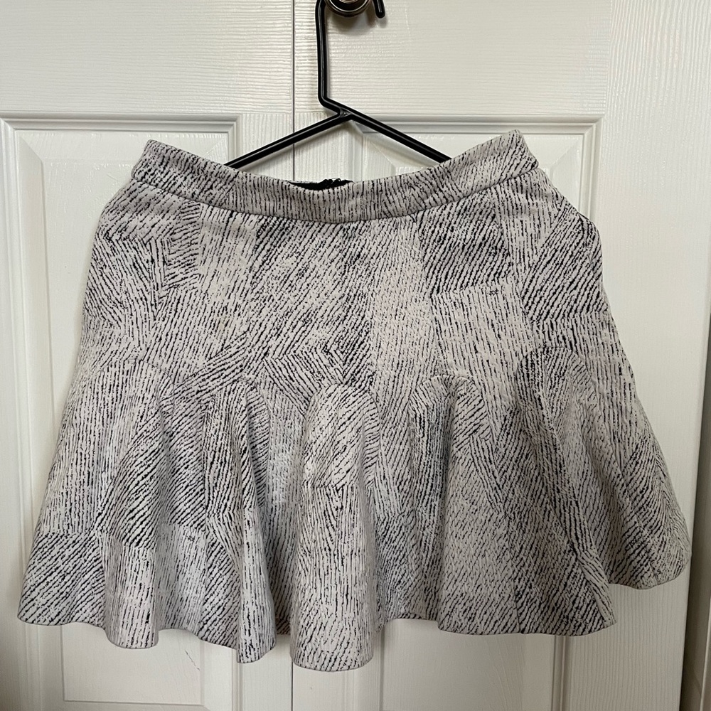 Black & white skirt, size 2
